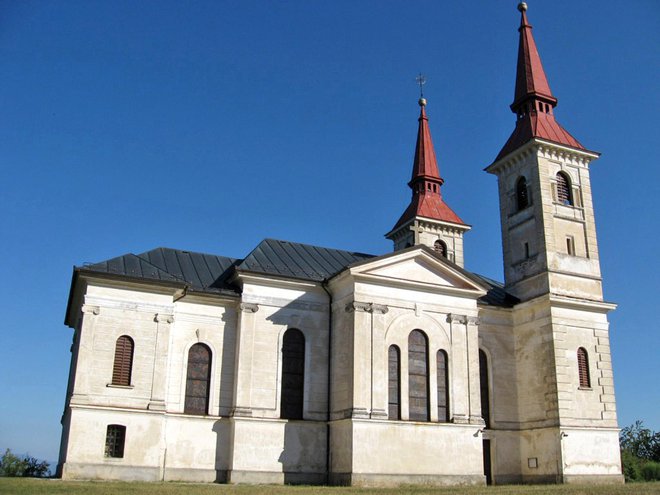 Cerkev Marijinega vnebovzetja na Zaplazu pred obnovo