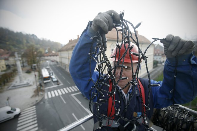 Praznično okraevanje Ljubljane 08.novembra 2018 [Ljubljana,okraevanje,lučke,prazniki,advent,delavci] FOTO: Bla Samec/delo