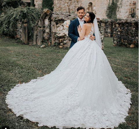 Fotografija: Mladoporočenca v Žički kartuziji. FOTO: Instagram, Sanja Grohar