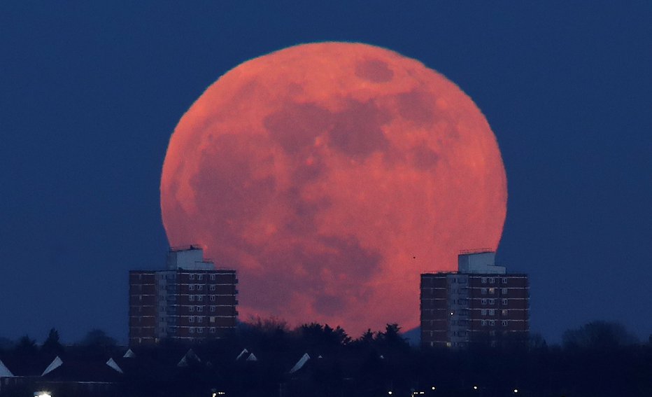 Fotografija: Mnogi si želijo kupiti stanovanja še v letošnjem letu, saj so krediti še vedno ugodni. FOTO: Reuters
 