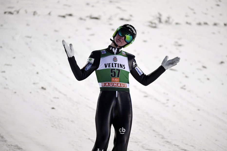 Fotografija: Domen Prevc je bil razočaran po drugem skoku. FOTO: AP