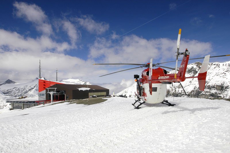 Fotografija: Niti posadka reševalnega helikopterja RK1 ni mogla pomagati nesrečnemu 55-letniku. FOTO: Roteskreuz.at