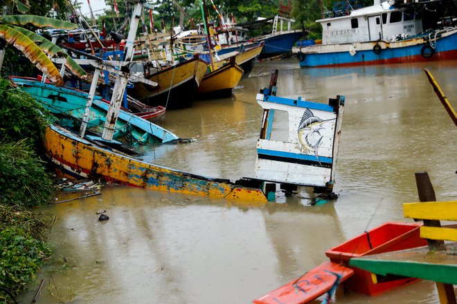 Cunami v Indoneziji. FOTO: Reuters