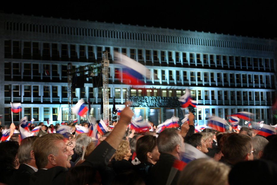 Fotografija: Simbolična fotografija. FOTO: Jure Eržen, Delo