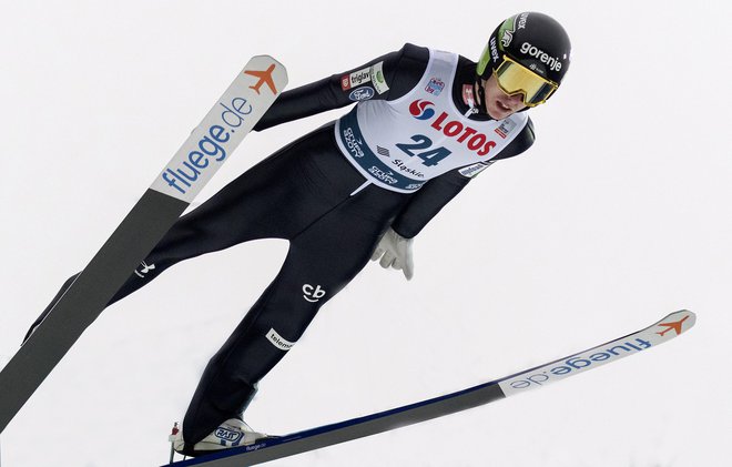 Timi Zajc kot trenutno najboljši slovenski smučarski skakalec v svetovnem pokalu zaokrožuje elitno deseterico. FOTO: Matevž Peršin