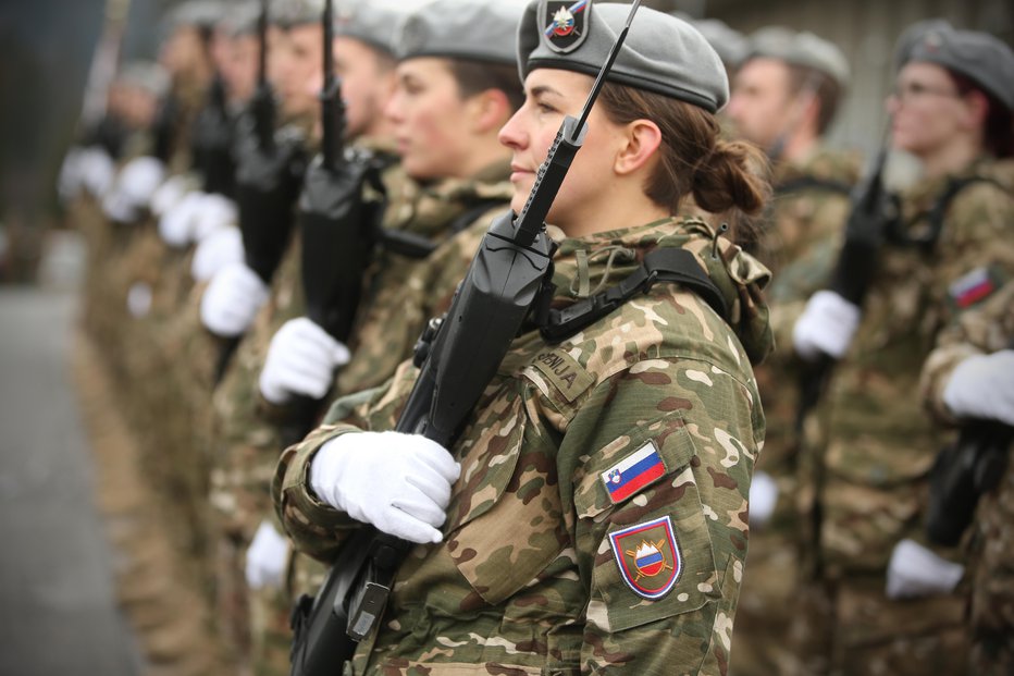 Fotografija: Vojaki ostajajo nezadovoljni. FOTO: Jure Eržen, Delo