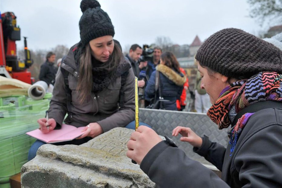 Fotografija: Zbiranje prvih podatkov FOTOGRAFIJE: ZVKDS Kranj