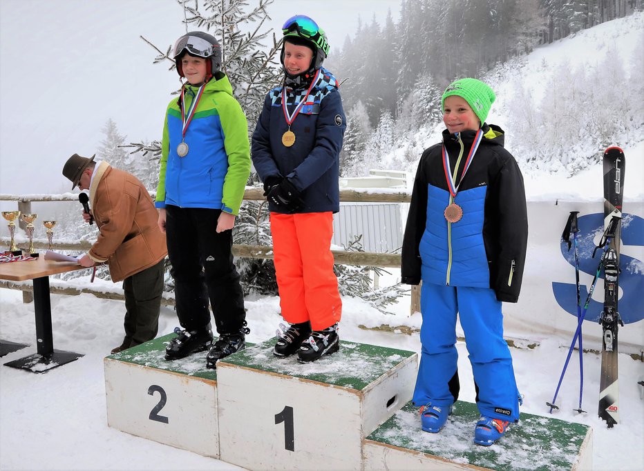 Fotografija: Na mladih tudi gasilstvo stoji. FOTOgrafije: Jože Miklavc