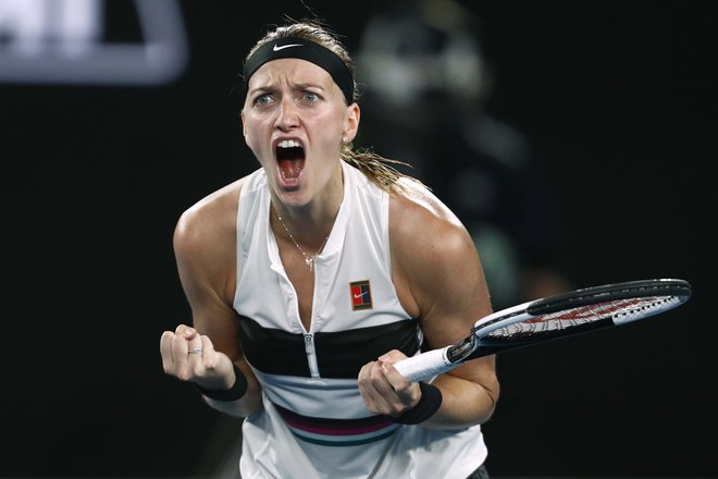 Dobri dve leti po napadu roparja na domu je Petra Kvitova finalistka velikega slama. FOTO: Reuters