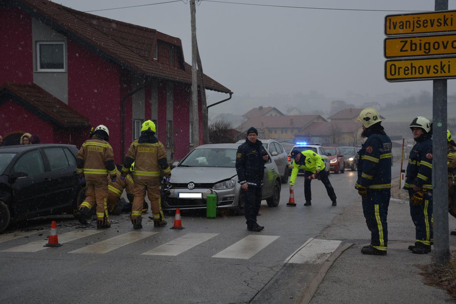 Fotografija: Voznici sta se v nesreči ranili. FOTOGRAFIJE: Oste Bakal