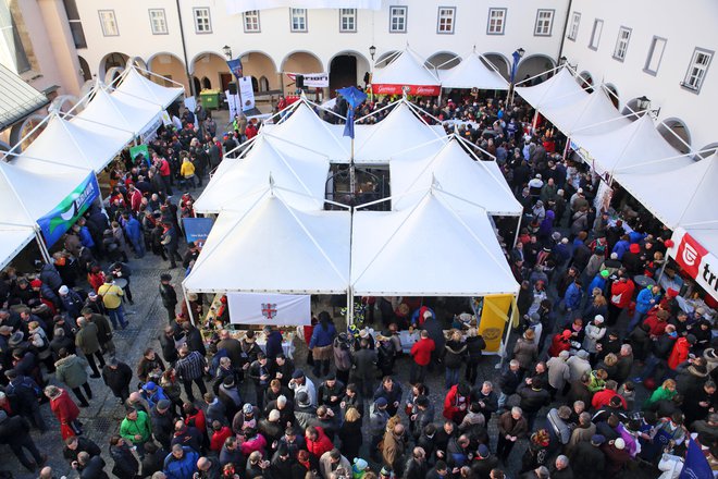 Tekmovališče na samostanskem dvorišču Foto: Slavko Kozel