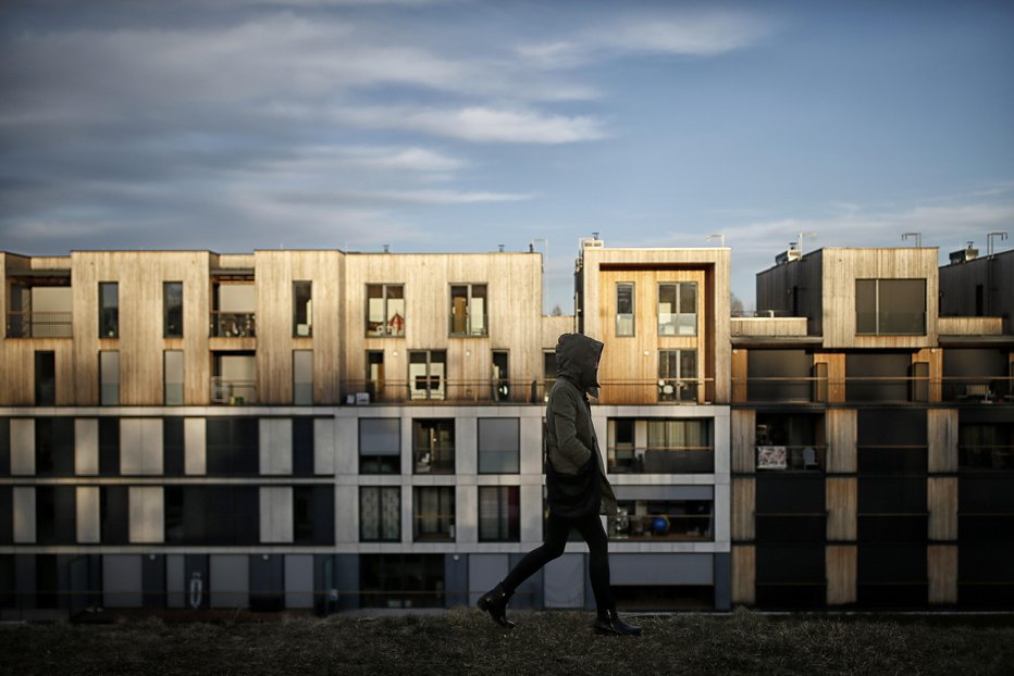 Fotografija: Stanovanjska soseska v Ljubljani. FOTO: Blaž Samec, Delo