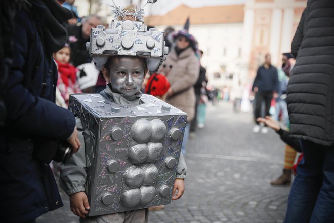 FOTO: Uroš Hočevar, Delo