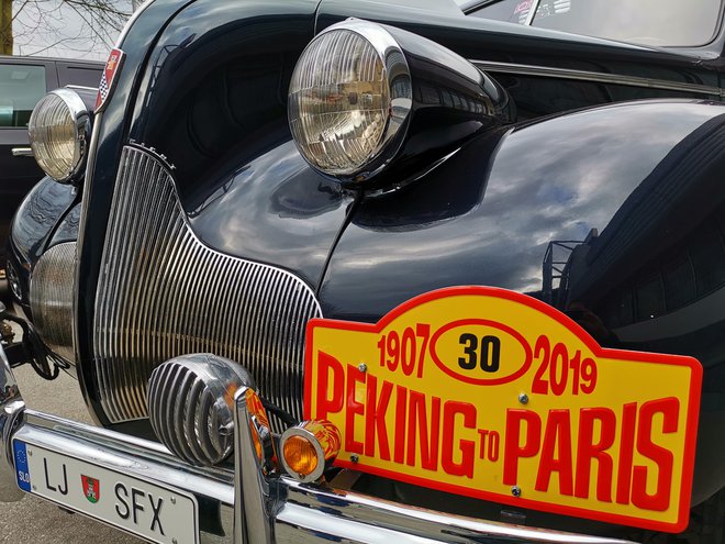 Buick je prejšnji petek odšel v koprsko pristanišče, od koder bo v kontejnerju odpotoval na Kitajsko. FOTO: Staš Ivanc