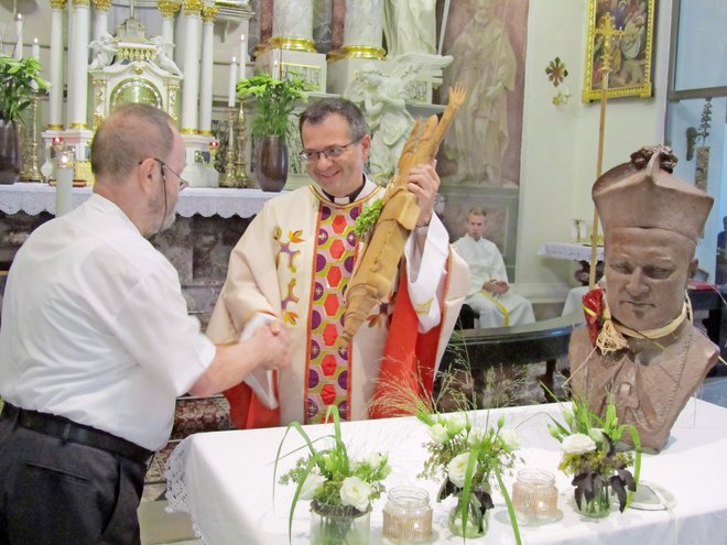 (TA NI NUJNA)<br />
Župnik Roman Starc je pred prihodom v ljubljansko stolnico župnikoval v Tržiču. FOTO: GORENJSKI GLAS