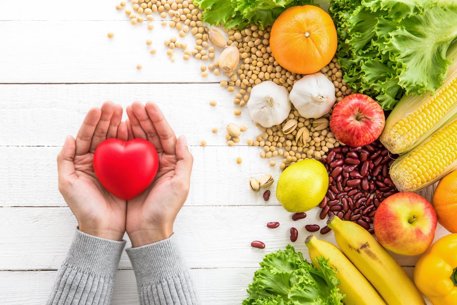 Fotografija: Zvišan holesterol v krvi je eden od glavnih dejavnikov tveganja za srčno-žilne bolezni, zato ga moramo znižati.