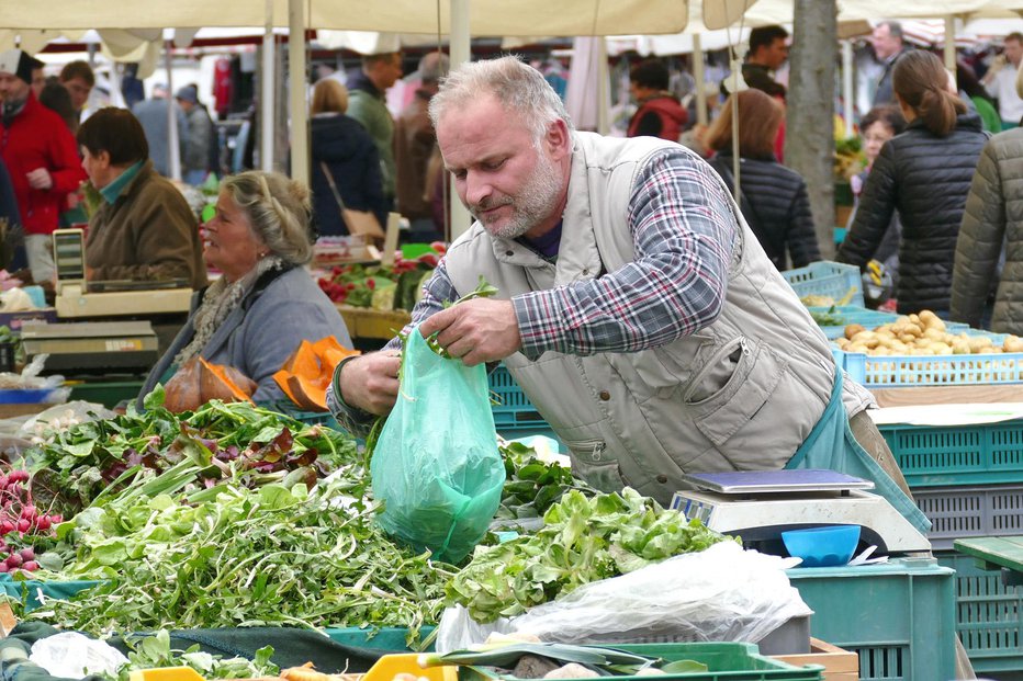 Fotografija: Za čim manj plastičnih vrečk na tržnici