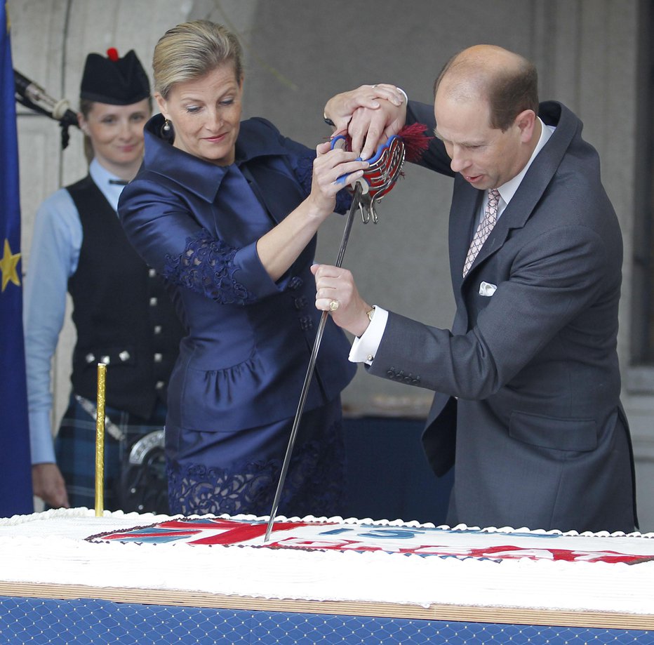 Fotografija: Princ in grofica sta pri nas leta 2013 že rezala torto. FOTO: TOMI LOMBAR