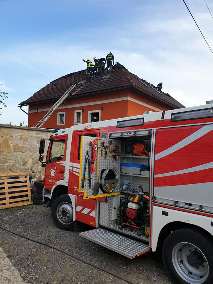 Fotografija: Gasilci so požar pogasili. FOTO: PGD Sveta Ana