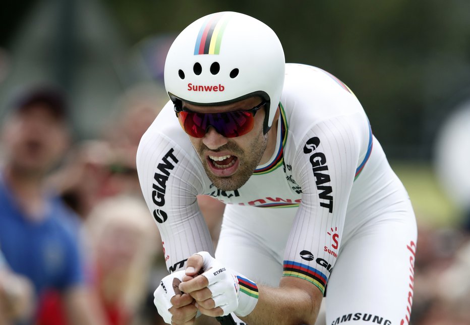 Fotografija: Tom Dumoulin bo na dirki po Italiji najverjetneje najhujši tekmec Primoža Rogliča. FOTO: Reuters