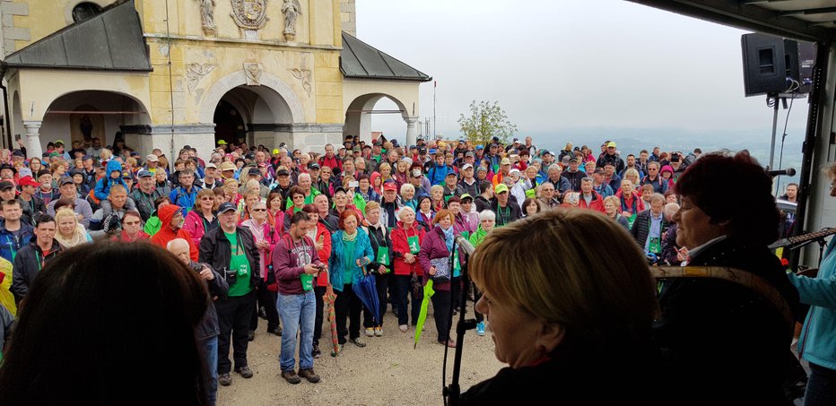 Fotografija: Pozorno so prisluhnili Slakovim vižam.