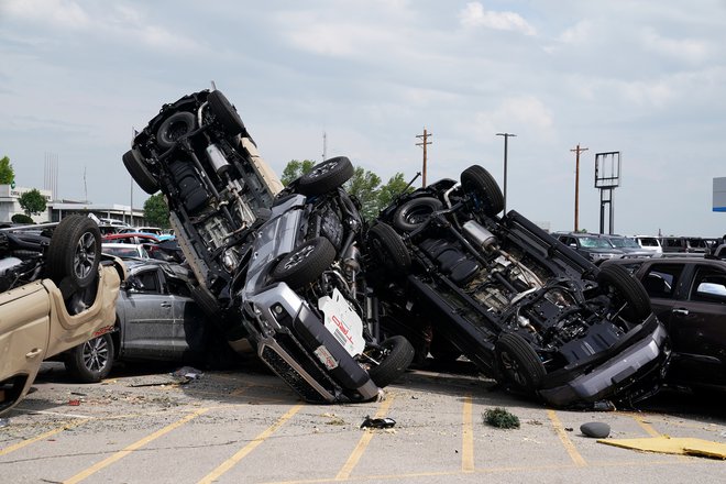 Tornado je v Misuriju povzročil ogromno škodo. FOTO: Reuters