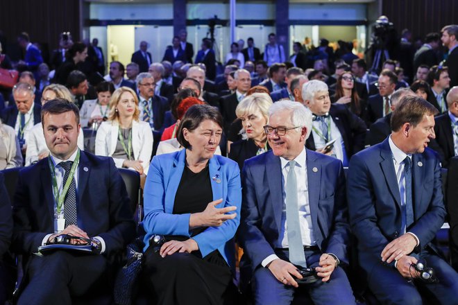 Violeta Bulc in Miro Cerar med vrhom pobude Treh morij. FOTO: Uroš Hočevar, Delo