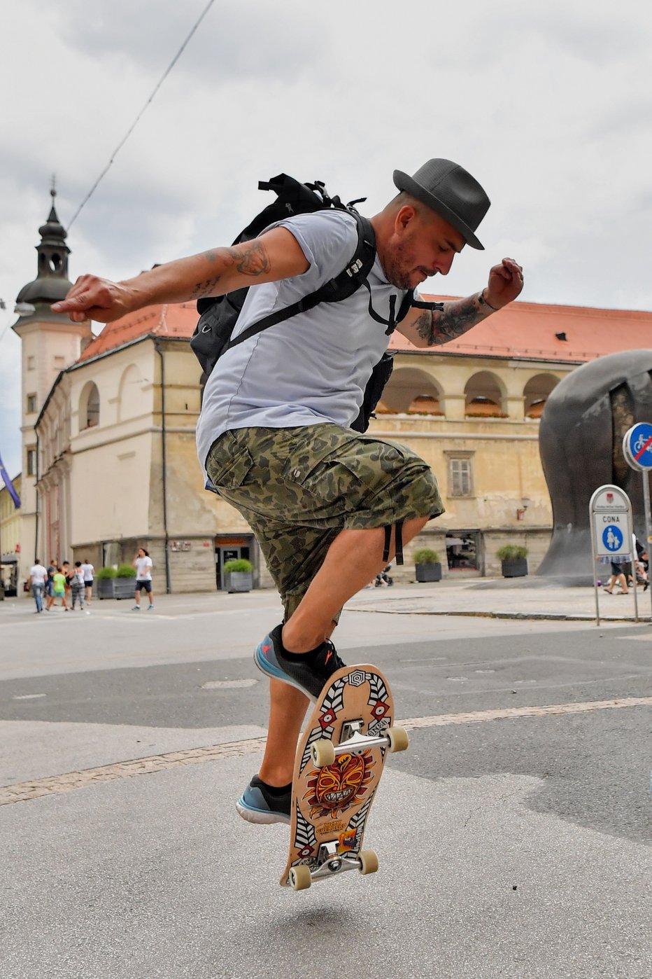 Fotografija: 6pack Čukur je prireditev povezoval in skejtal.