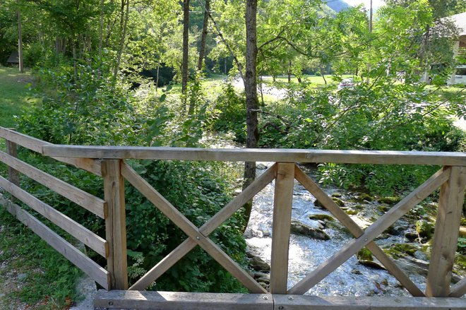 Mimo bodočih toplic teče potok Kopačnica. Foto: Primož Hieng