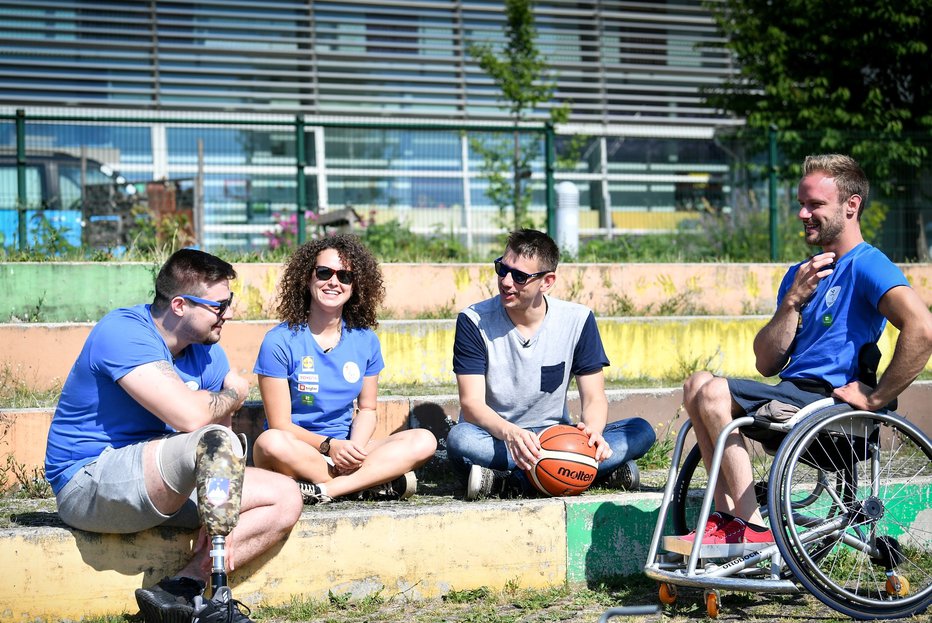 Fotografija: Trkaj v družbi treh športnikov invalidov, Robija Bojanca, Lene Gabršček in Matica Keržana FOTOGRAFIJE: MARKO PIGAC