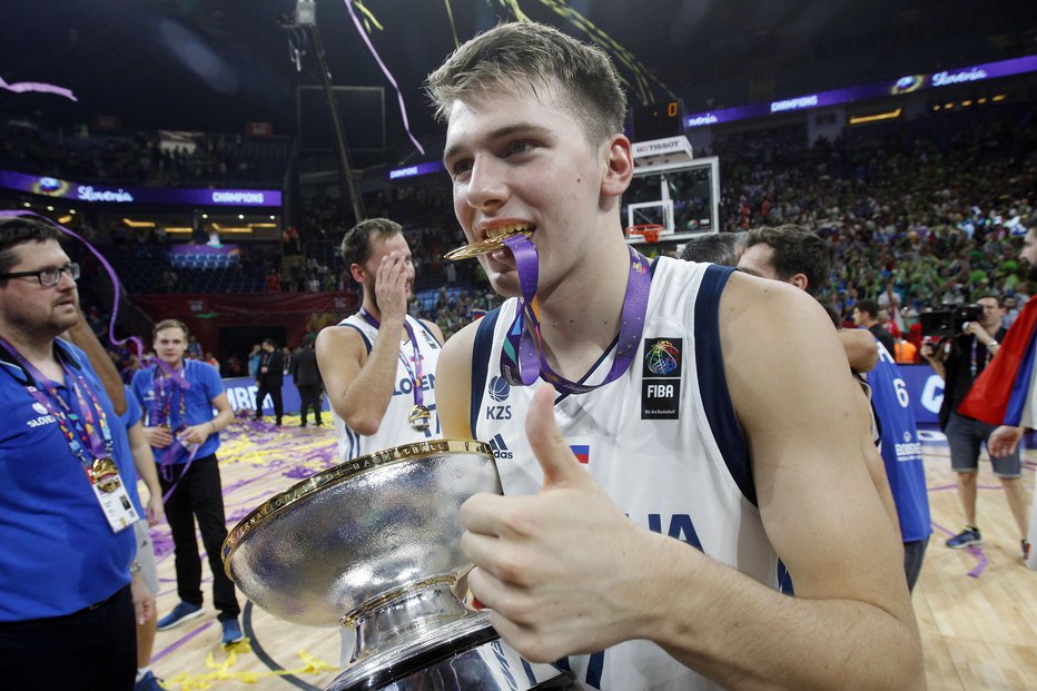 Fotografija: Luka Dončić bo med naslednjim SP star 24 let. FOTO: Blaž Samec