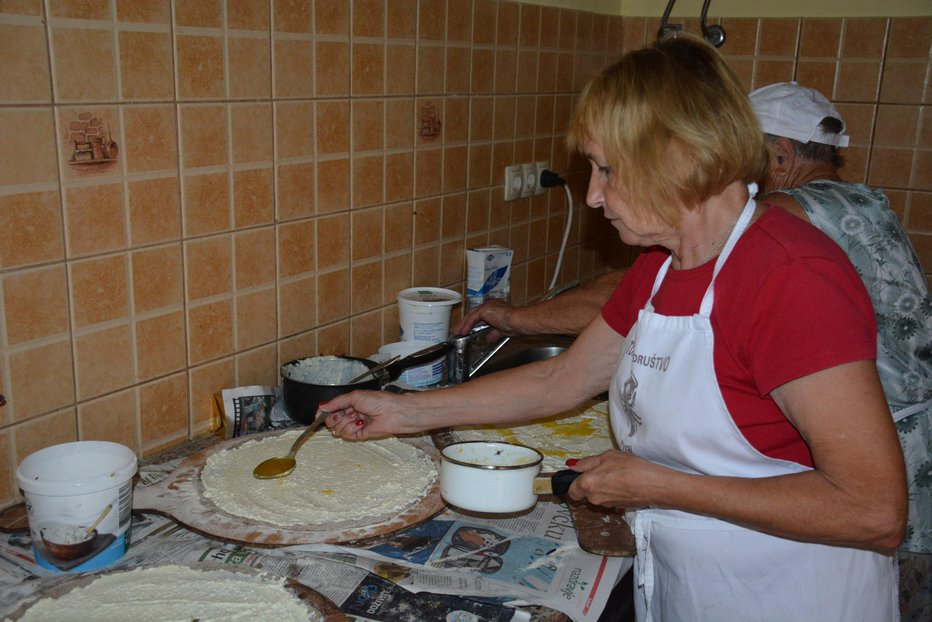 Fotografija: Pripravljajo jih vsako prvo soboto. FOTO: Oste Bakal