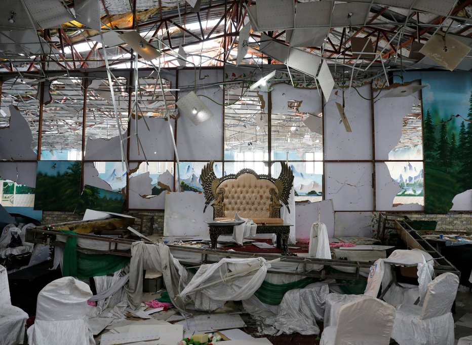 Fotografija: Počilo je blizu osrednjega odra. FOTO: Reuters