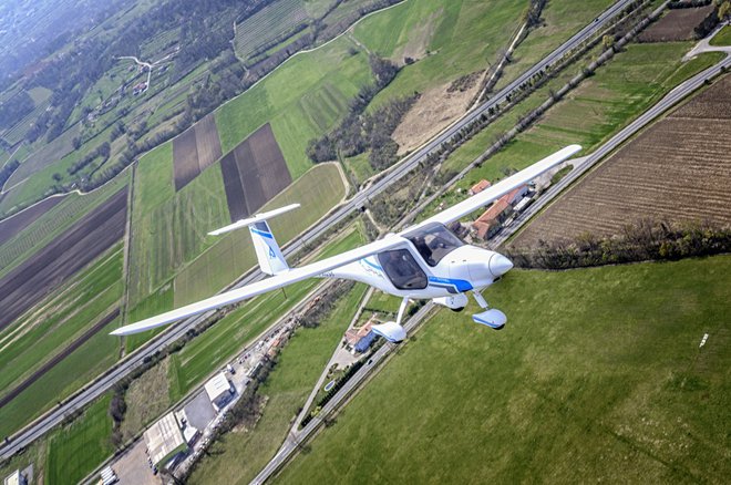 Dvosedežno električno letalo Alpha Electro. FOTO: Pipistrel