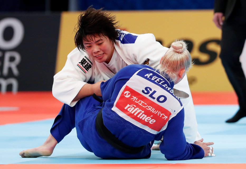 Fotografija: Ana Velenšek se je po porazu z Japonko Akiro Sone jezila na sojenje. FOTO: Reuters