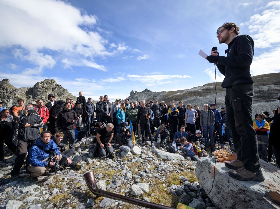 Fotografija: Pobralo je še en ledenik, so zaskrbljeni opozarjali žalujoči. FOTOGRAFIJI: Guliver/Getty Images