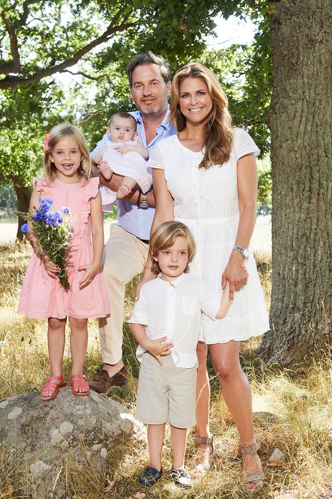 Princesa Madeleine z možem Christopherjem O'Neillom in tremi otroki živi v ZDA. FOTO: Kungahuset.se