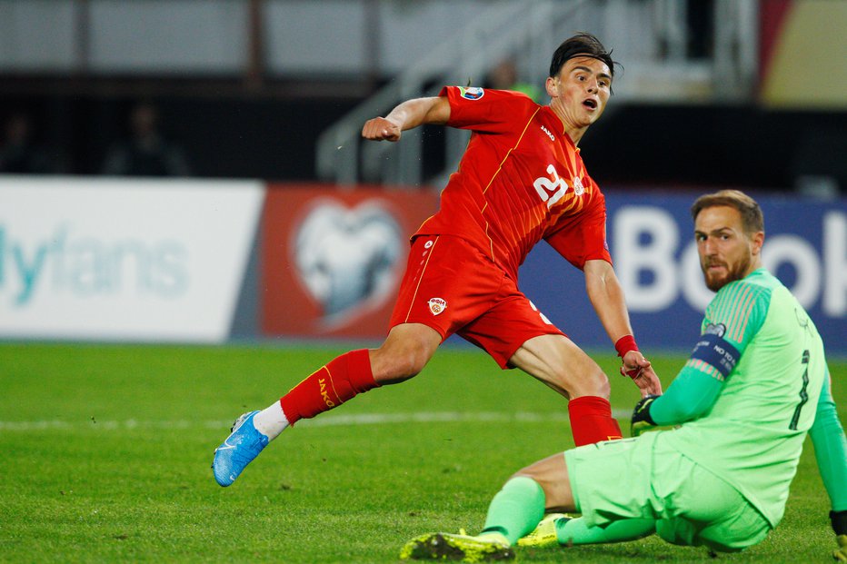 Fotografija: V Skopju kapetan slovenske reprezentance Jan Oblak ni mogel preprečiti poraza, podobno zahtevna tekma, če ne še bolj, ga čaka jutri proti Avstriji. FOTO: Reuters