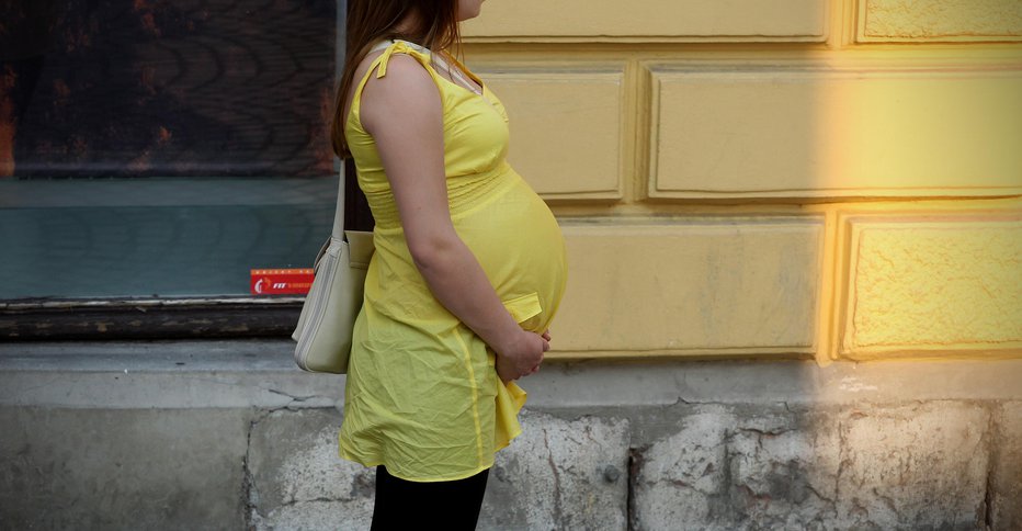 Fotografija: Na Madžarskem po rojstvu tretjega otroka odpis kredita. FOTO: Blaž Samec, Delo