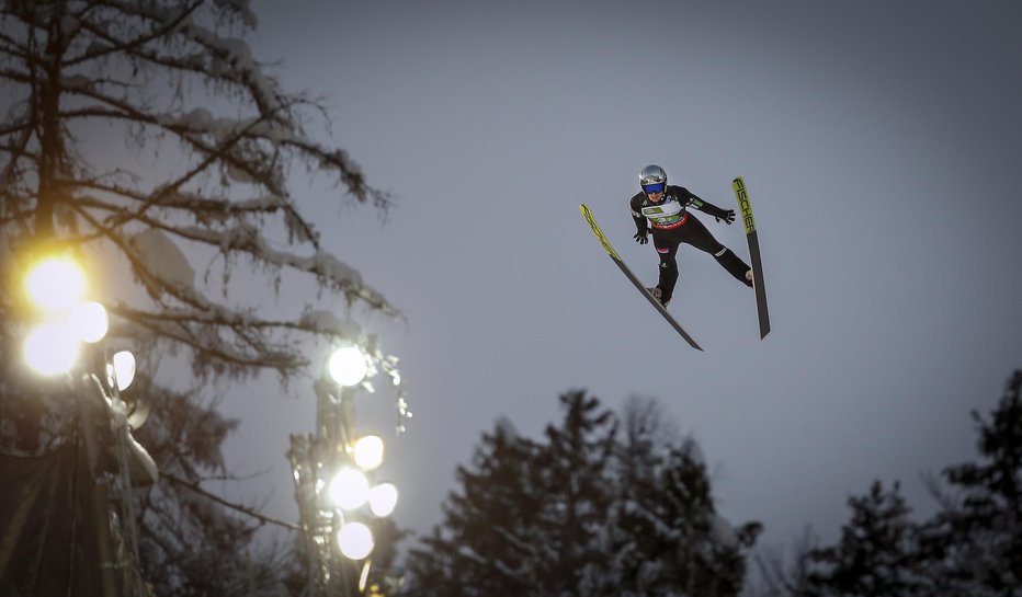 Fotografija: Nastop Petra Prevca na ekipni tekmi svetovnega prvenstva v Planici 13. december 2020 [šport, smučarski skoki, Planica, ] FOTO: Matej Družnik Delo