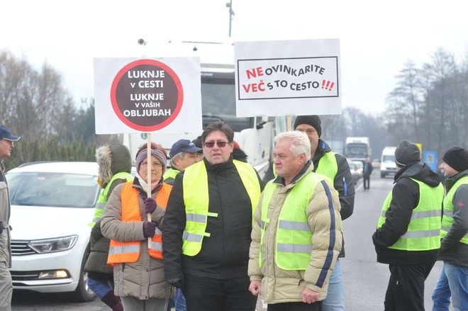 Civilno iniciativo podpira tudi župan občine Tišina Franc Horvat (v sredini). FOTO: Oste Bakal