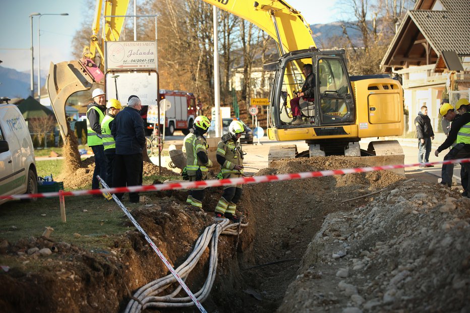 Fotografija: S puščanjem plina so imeli ta mesec težave že v vasi Orehovlje. FOTOGRAFIJI: JURE ERŽEN