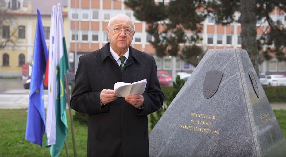 Fotografija: Na virtualni proslavi ob Dnevu samostojnosti in enotnosti, v Murski Soboti, ostro spregovoril generalmajor Ladislav Lipič. FOTO: Oste Bakal