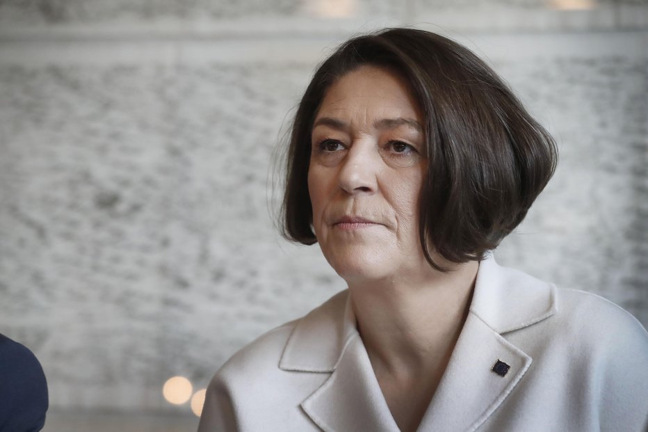 Fotografija: Violeta Bulc: »Janez Lenarčič je odličen diplomat. Uspešno sva sodelovala ves moj mandat. Žal mi je, da smo izgubili odličnega diplomata, ki jih kot Slovenija močno potrebujemo. Brez dvoma se bo tudi on izkazal kot dober komisar ter nadaljeval tradicijo dobrih komisarjev iz Slovenije.« FOTO: Leon Vidic