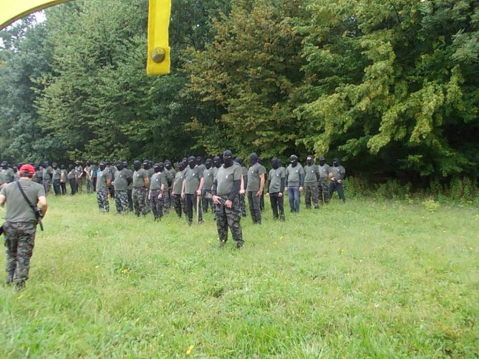 Fotografija: Andrej Šiško je dejal, da sami niso nobeni skrajni desničarji in da to so napačne informacije. FOTO: Slovenka TV