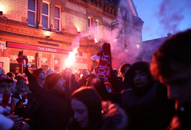 Navijači Liverpoola so pred tekmo z Atleticom dali vedeti Špancem, kaj jih čaka na štadionu Anfield. FOTO: Reuters