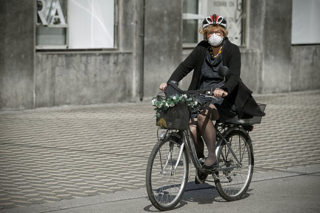 Zaradi koronavirusa se je življenje ustavilo. FOTO: Blaž Samec/Delo

 

