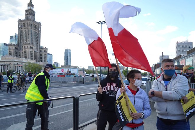 Že pred meseci so poljski podjetniki zahtevali več pomoči države. FOTO: Janek Skarzynski/AFP