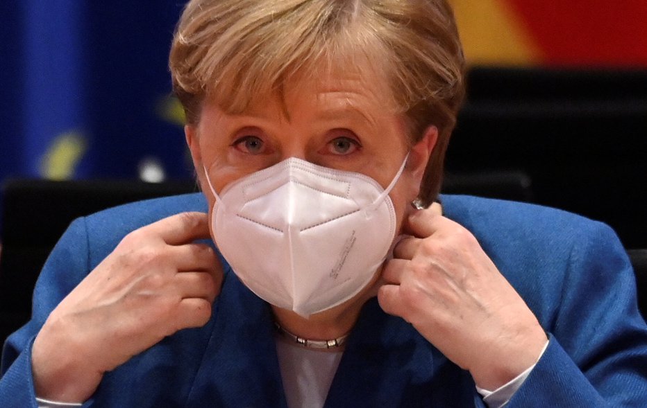 Fotografija: Nemška kanclekra Angela Merkel opozarja, da epidemije še ni konec. FOTO: Reuters