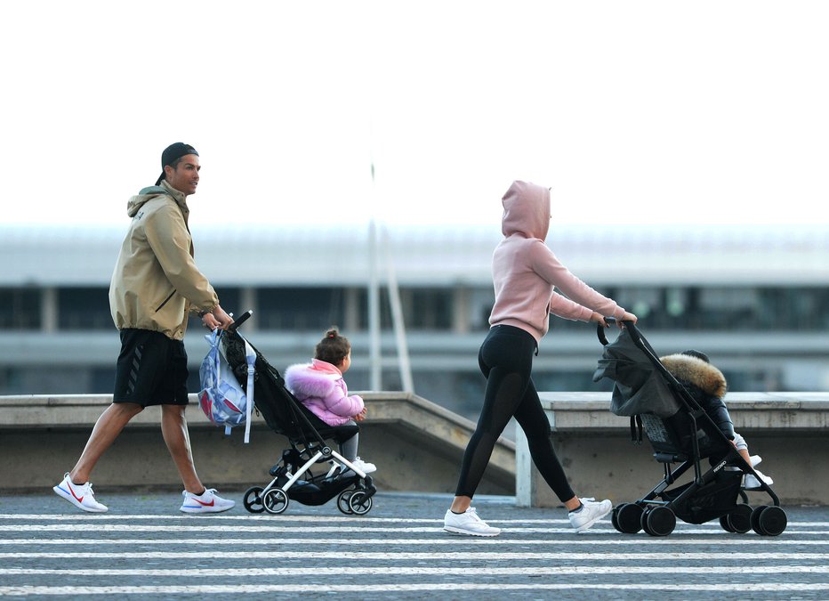 Fotografija: Cristiano Ronaldo se v zadnjih tednih zadržuje na portugalskem otoku Madeira. FOTO: AFP